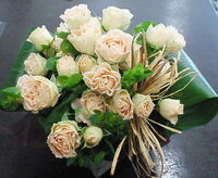 バラの花言葉を教えて下さい アンティークレース という品種のバラです Yahoo 知恵袋