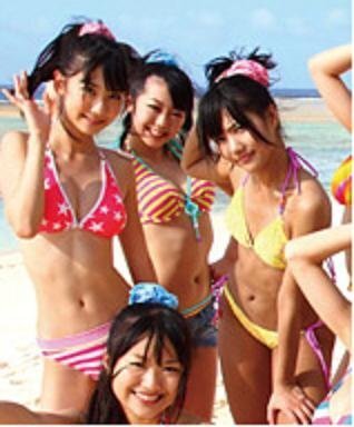 Akb48の新曲の ポニーテールとシュシュ のpvの峯岸みなみちゃんの水着は Yahoo 知恵袋