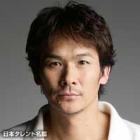 この人だれか分かりますか トヨタかなんかの車のcmに出てて よく脇 Yahoo 知恵袋