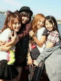 Akb48の ポニーテールとシュシュ で ｾﾝﾀｰで歌っている２ Yahoo 知恵袋