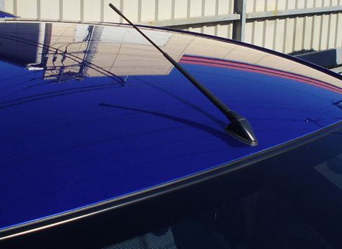 アンテナ折れたっ 現行のデミオ De のラジオのアンテナが根本か Yahoo 知恵袋