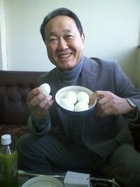 東京大阪間の新幹線の中でゆで卵６個食べられますか お腹空いてれば余裕で Yahoo 知恵袋