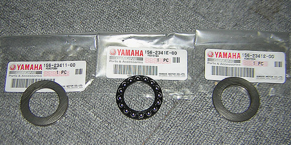 教えて下さい。SR400(2H6)ですが、ステアリングをボールベアリングか