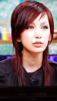 今の中島美嘉さんの髪型にしたいのですが そのために雑誌を買おうと思っていま Yahoo 知恵袋