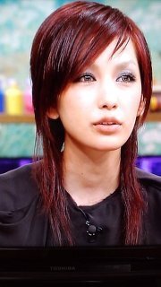 ウルフヘアー 今中島美嘉さんとかがやってるウルフヘアーって前髪がぱ Yahoo 知恵袋