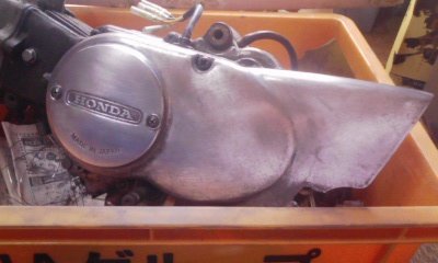 ダックスのエンジンについてなんですが、12v、6vの見分け方