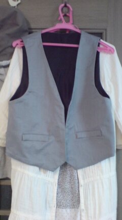 ベストの作り方高校の部活の発表で 黒いズボンと白ワイシャツとネクタ Yahoo 知恵袋