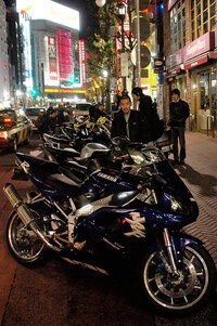 バイク乗りとオープンカー乗りは どうしてイケメンがいないに等しいのですか Yahoo 知恵袋