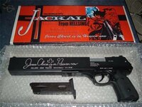 バレルの長いエアガン アニメ Hellsing に出てくる Yahoo 知恵袋