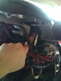 スカイウェイブ250ですレギュレーターってどこについてますか ス Yahoo 知恵袋