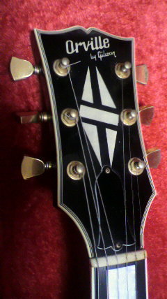先日、オービル（orvillebygibson)のギターをオークションで購