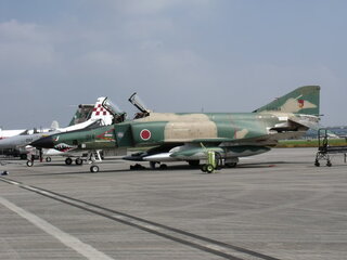 Yahoo!知恵袋戦闘機によくある、サメのようなペイント。あれって何なんですか?流行だったんですか?