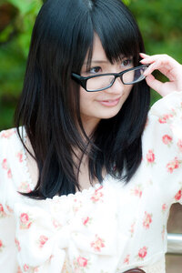 黒髪 めがねでも垢抜けて見える方法はありますか 現在専門学校に Yahoo 知恵袋