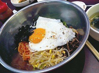 韓国ドラマの中でよく食べているボールで作っているビビンバは簡単に作れるも Yahoo 知恵袋