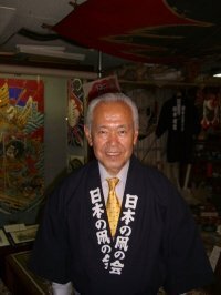 たいめいけん の茂出木シェフはなぜ黒い くだらない質問ですみません Yahoo 知恵袋