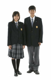大阪の咲くやこの花中学校の制服はどんなものですか 知ってるとは思うけど Yahoo 知恵袋