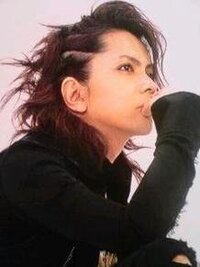 L Arc En Cielのhydeの代表的な髪型といえばどんな髪 Yahoo 知恵袋