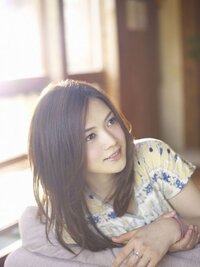 こんばんは ｙｕｉのｓｕｍｍｅｒｓｏｎｇの歌詞に真っ赤なブルーだという歌詞が Yahoo 知恵袋