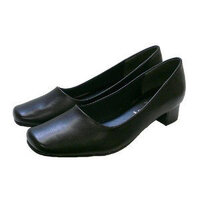 結婚式場のアルバイトで 黒靴 ローファー がいるんですが どの Yahoo 知恵袋