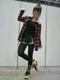 Akb48の誰かがはいているスニーカーを知ってる人がいたら教えてほしいです メ Yahoo 知恵袋