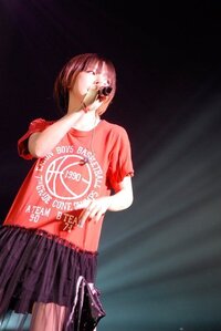 一番最近のaikoの髪型を教えてください 恋のスーパーボールでショート Yahoo 知恵袋