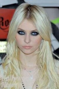 いま放送中のサマンサタバサにでている外人ぽい人はだれですか なんかガーター Yahoo 知恵袋