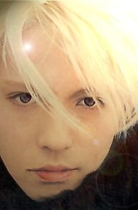 Hydeかっこいいですよね こんなに金髪のキマる日本人の方が他にいませ Yahoo 知恵袋