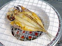 あじの開きの焼き方を調べてたんですが全部のサイトで身の方から焼くて書 Yahoo 知恵袋