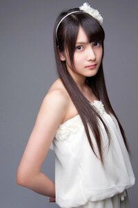 篠田麻里子さんって可愛いのでしょうか 美人なのでしょうか Yahoo 知恵袋