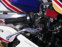 NSR250MC21にブレンボのラジアルマスターを入れたいのですが、純正... - Yahoo!知恵袋