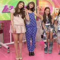 なんで板野友美ってあんなに顔が大きいのですか 真似したくても真似でき Yahoo 知恵袋