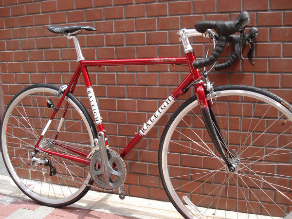 ロードバイクについて質問です。ラレーの自転車のルックスが好きです