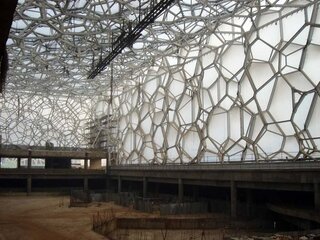 Yahoo!知恵袋建築方法で、アーチ構造、トラス構造以外には何があるのでしょうか。
又、トラス構造、アーチ構造の絵があれば教えてください。