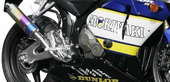 CBR600RRとかのマフラーって後輪の横につけたりできない
