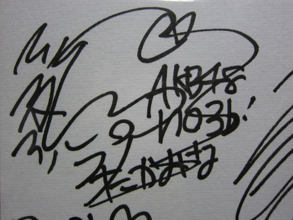 AKB48メンバー直筆サイン入りチェキの真偽についてオクにて出品さ