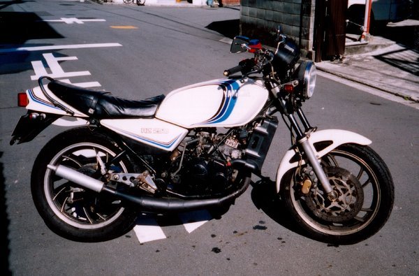 RZ250(エンジン350)を譲り受けました。登録は250の為、エンジン