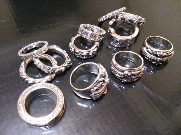 クロムハーツとジャスティンデイビスどっちが好きですか？＾＾良ければ