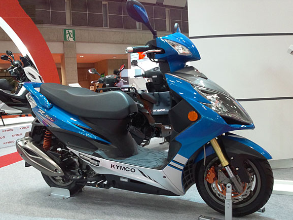 YAMAHAシグナスXとSUZUKIアドレスV125どっちが - Yahoo!知恵袋