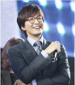 ペヨンジュンも整形ですか 若い頃に歯を直しただけのはずです Yahoo 知恵袋