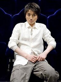 藤原竜也さんの魅力はどこだと思いますか ハスキーボイス八重歯演技力 Yahoo 知恵袋