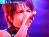 Hydeのlinkの時の服と髪の色おしえて Linkの時 Yahoo 知恵袋