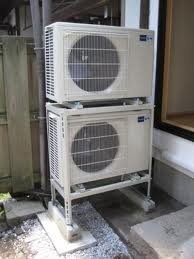 エアコン増設したいのですが狭いベランダに室外機を２台置くのが大変 Yahoo 知恵袋