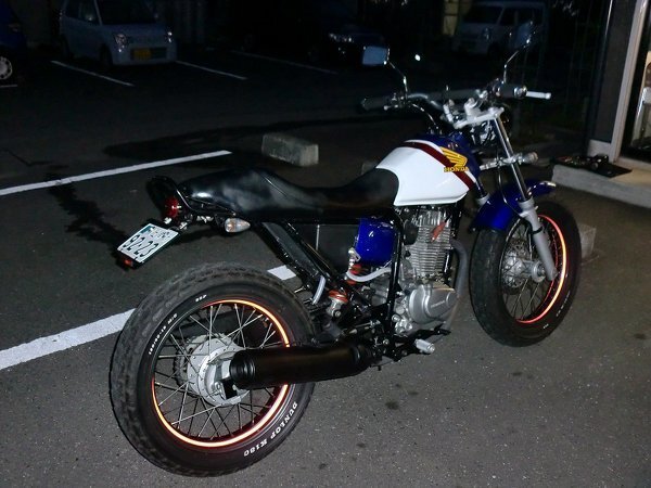 FTR223にタンデムバー付きのフェンダーレスキットを取り付けよう