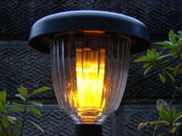 ソーラーライトって 電池はいらないですか 太陽で 充電しますか 明るさは センサ 教えて 住まいの先生 Yahoo 不動産