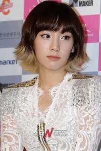 少女時代テヨンのショートヘアの画像をください 髪の先を金髪にそめたり ミ Yahoo 知恵袋