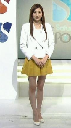 山岸舞彩アナは 好きですか 舞彩ちゃんのミニスカ美脚とあのセクシーな妖 Yahoo 知恵袋