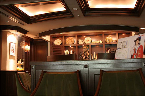 ディズニーランド ビッグサンダーマウンテンにある第一生命ラウ Yahoo 知恵袋