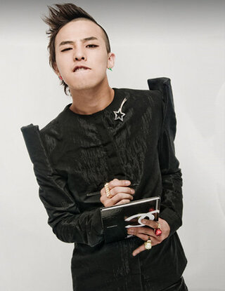G Dragonのohmyfriendの時の横だけ坊主の画像 Yahoo 知恵袋