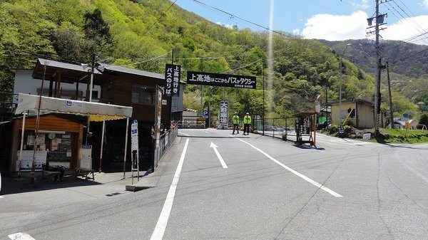 上高地へは 平湯温泉と沢渡のどちらに駐車する方がいいでしょうか Yahoo 知恵袋