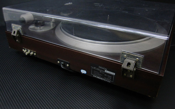 レコードプレイヤーの「ステレオターンテーブルシステム（型番